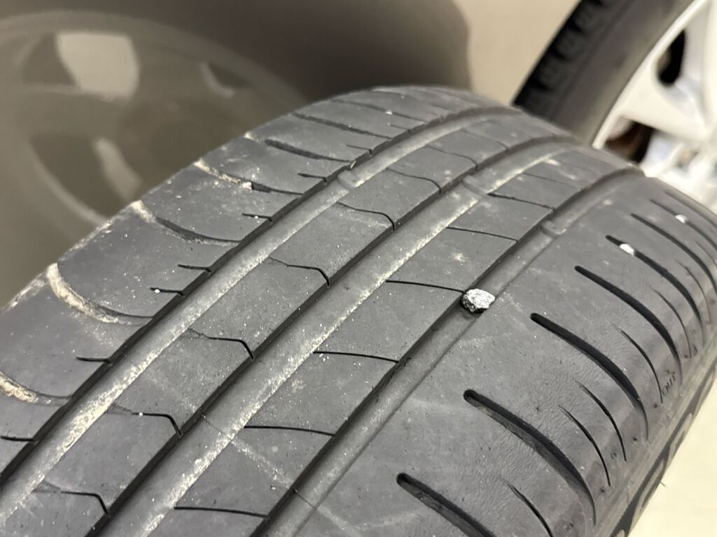 Toyota Auris 2018 Ruskea (beige)