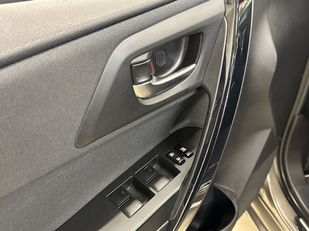 Toyota Auris 2018 Ruskea (beige)