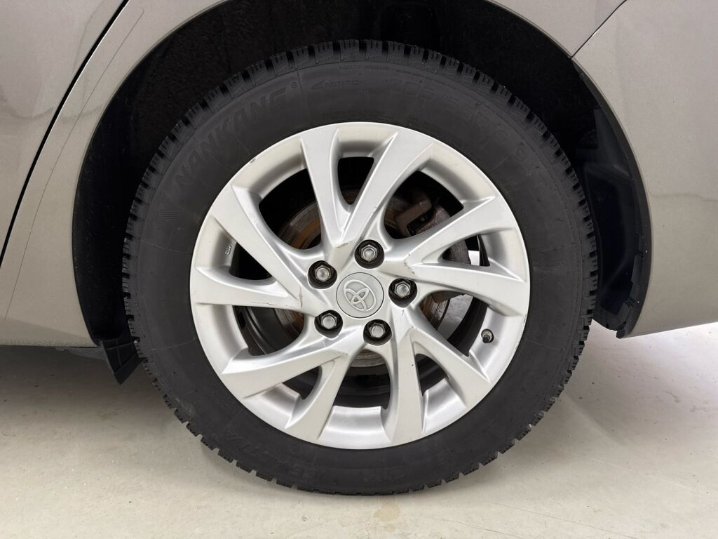 Toyota Auris 2018 Ruskea (beige)