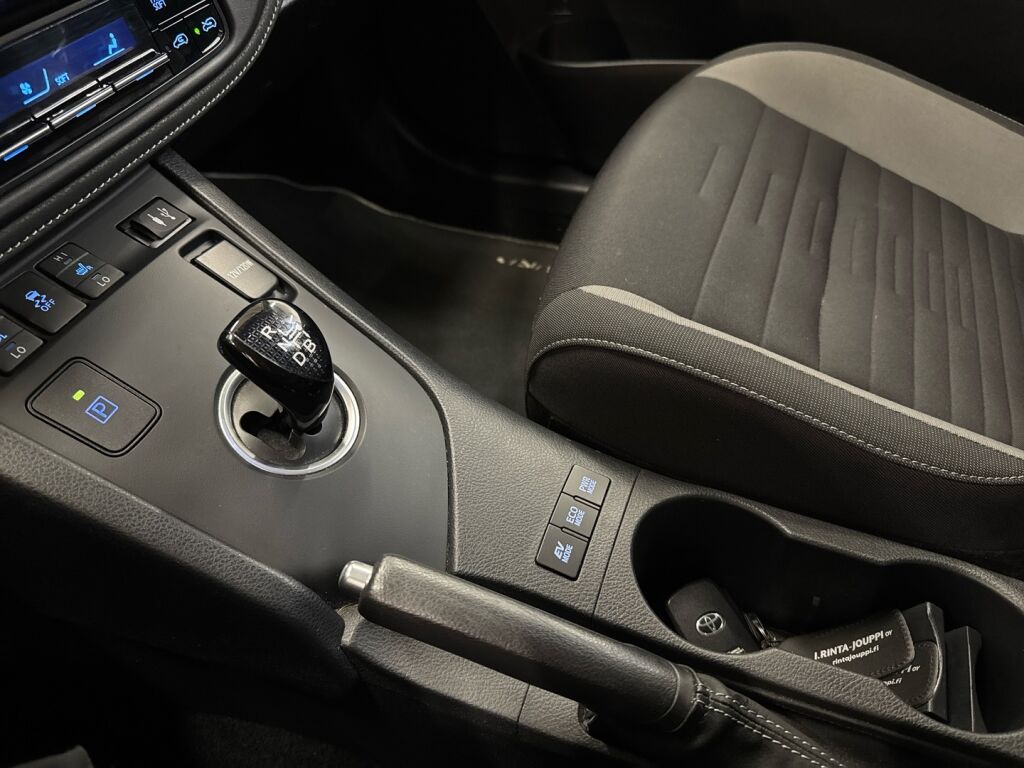 Toyota Auris 2018 Ruskea (beige)