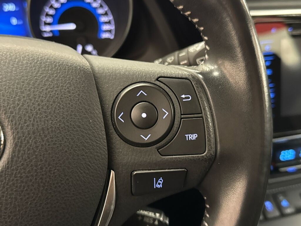 Toyota Auris 2018 Ruskea (beige)