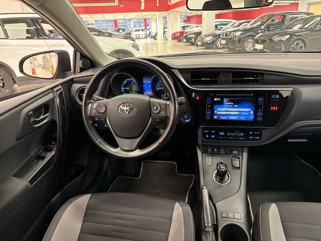 Toyota Auris 2018 Ruskea (beige)