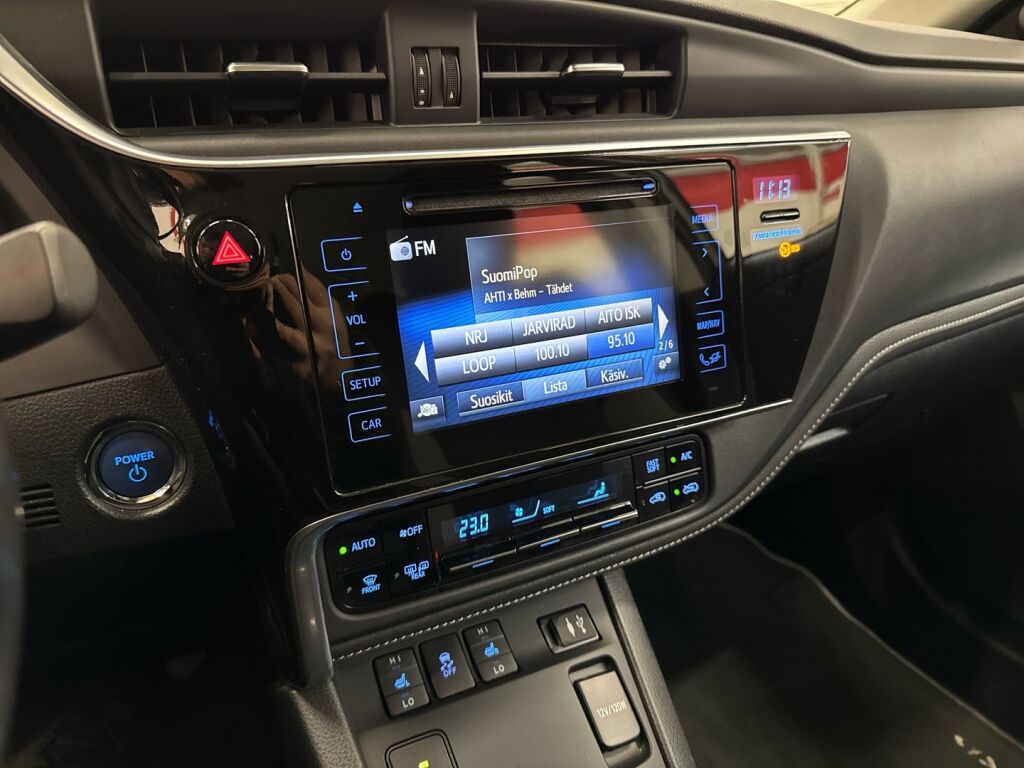 Toyota Auris 2018 Ruskea (beige)