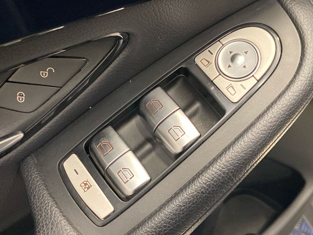 Mercedes-Benz GLC 2017 Musta