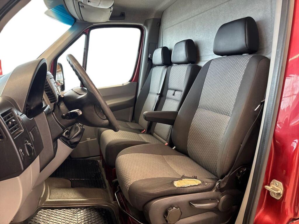 Volkswagen Crafter 2012 Punainen