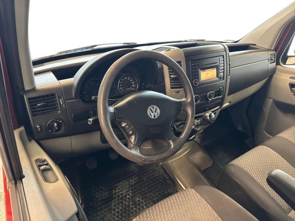 Volkswagen Crafter 2012 Punainen