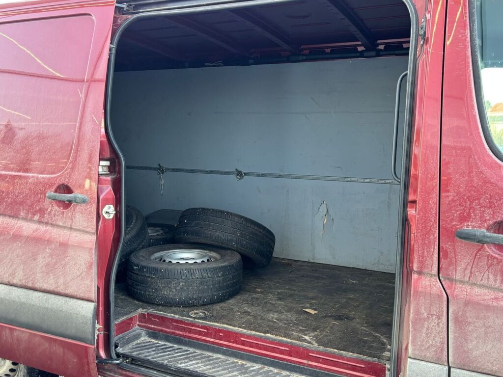 Volkswagen Crafter 2012 Punainen