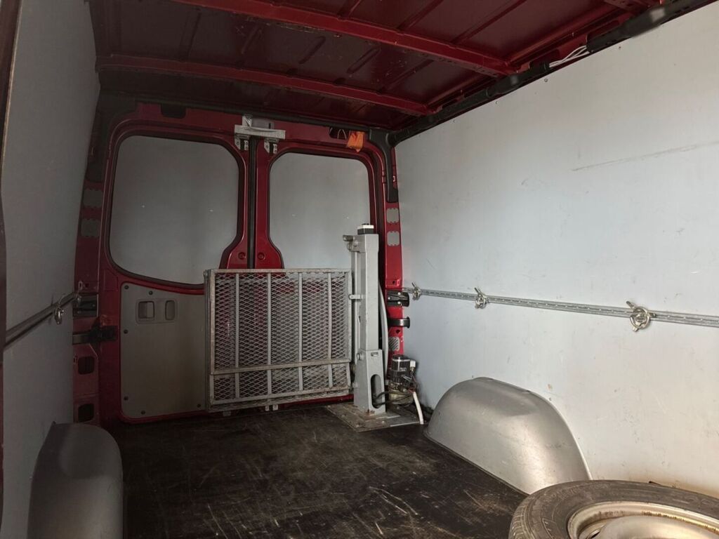 Volkswagen Crafter 2012 Punainen