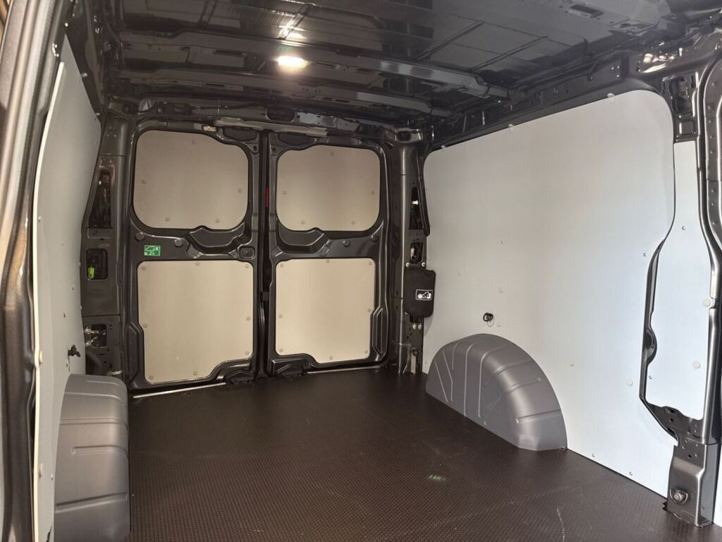 Ford Transit Custom 2025 Magnetic