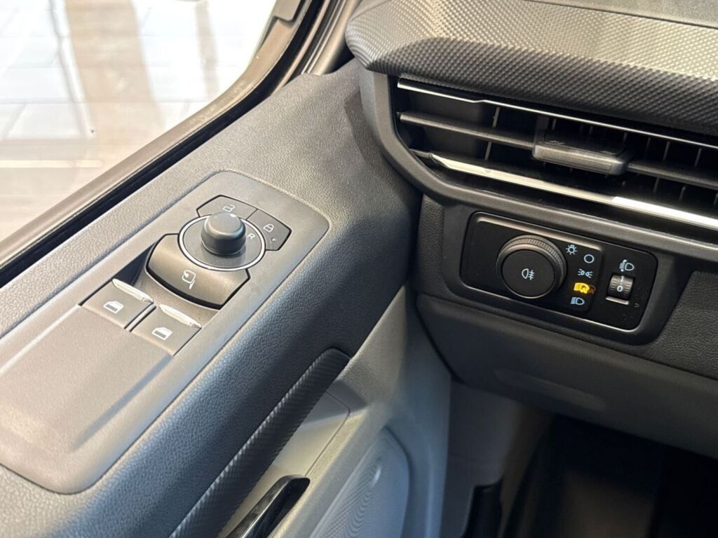 Ford Transit Custom 2025 Magnetic