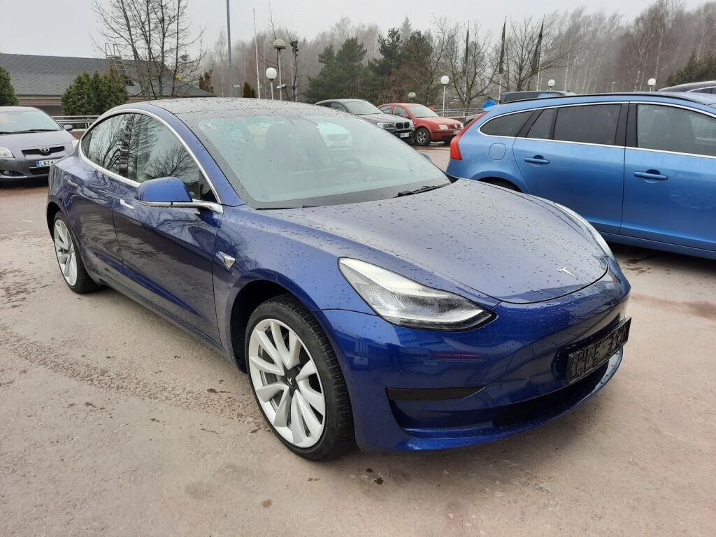 Tesla Model 3 2019 Sininen