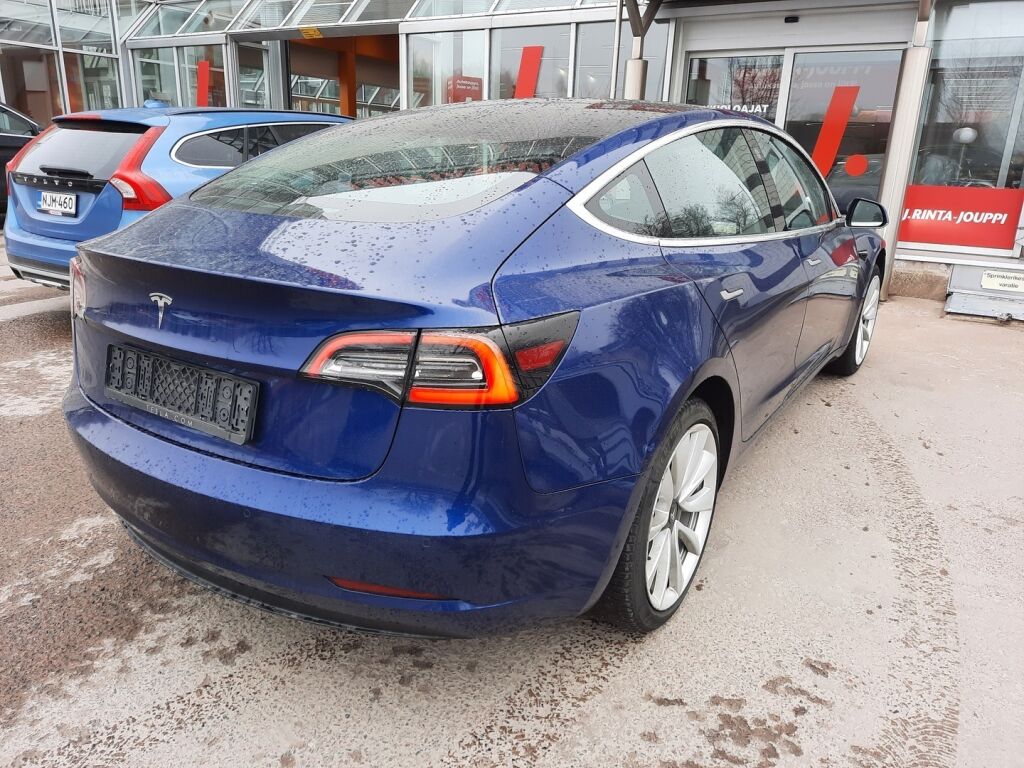 Tesla Model 3 2019 Sininen