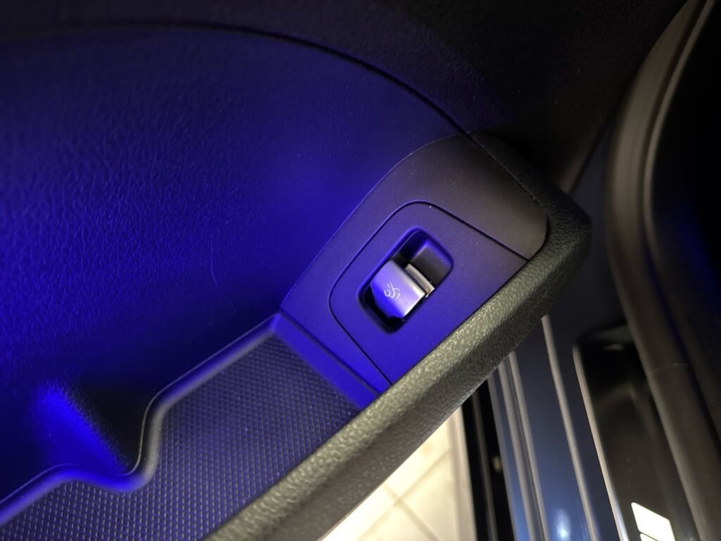 Mercedes-Benz EQE 2023 Sininen