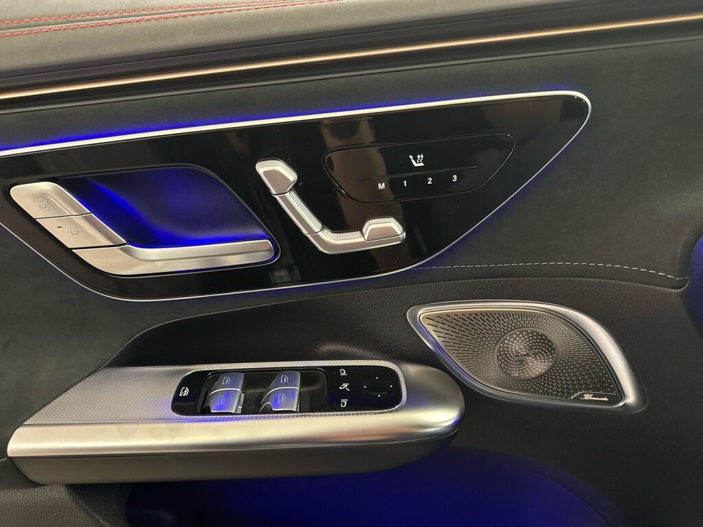 Mercedes-Benz EQE 2023 Sininen