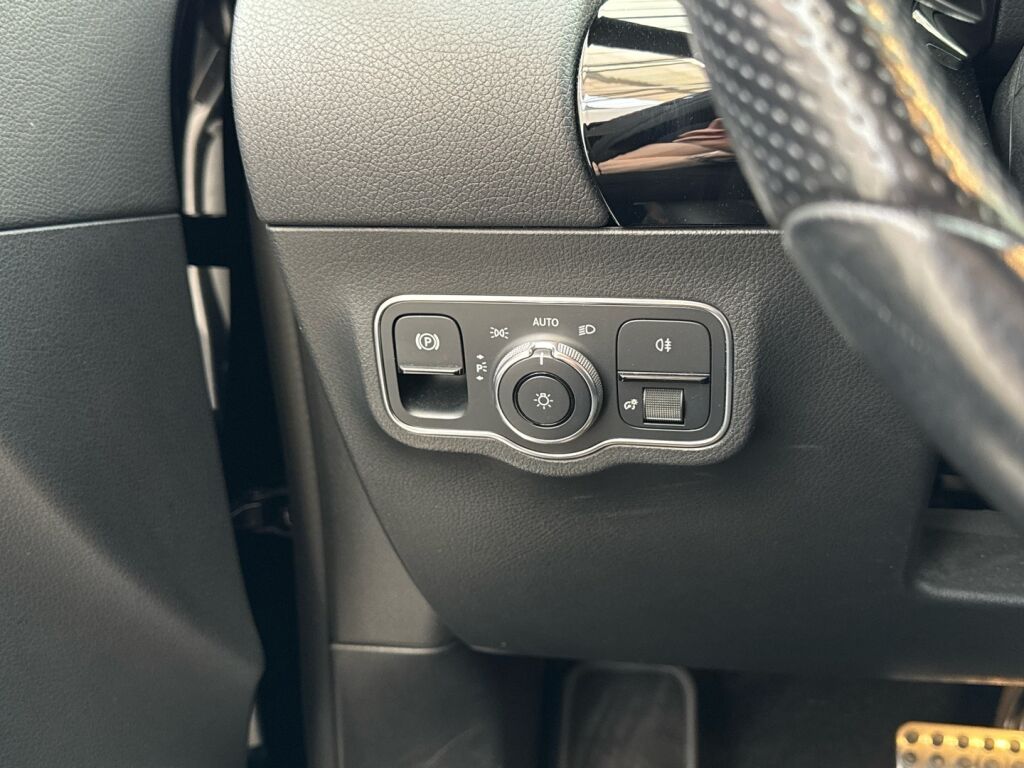 Mercedes-Benz EQA 2021 Musta