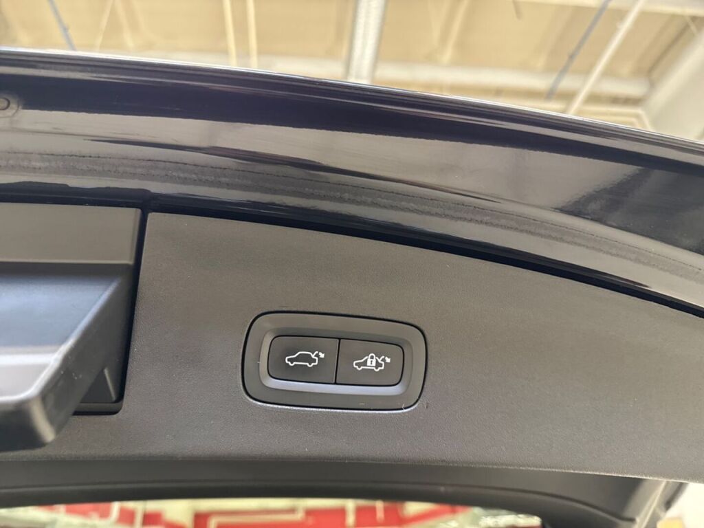 Polestar 2 2021 Musta
