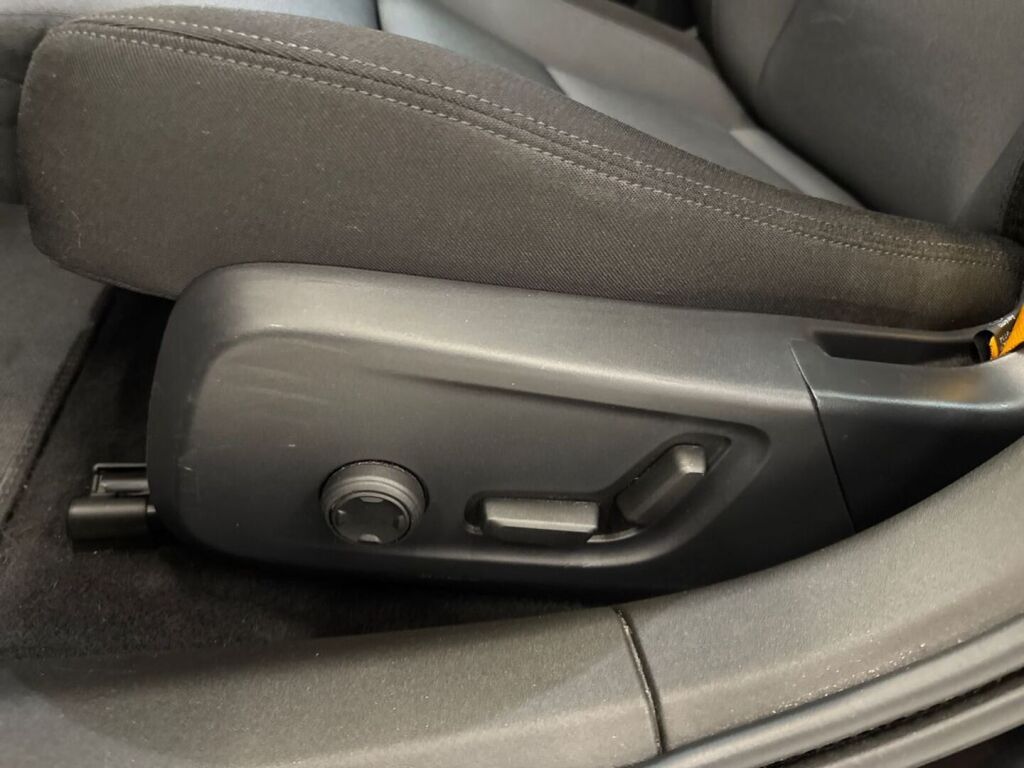 Polestar 2 2021 Musta