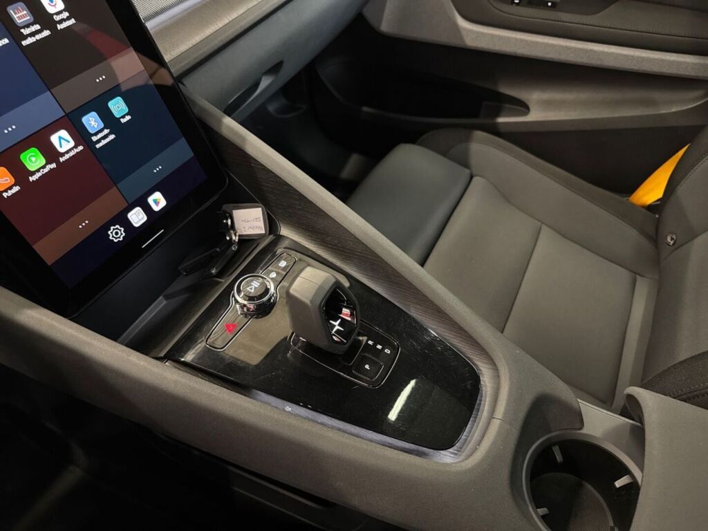 Polestar 2 2021 Musta