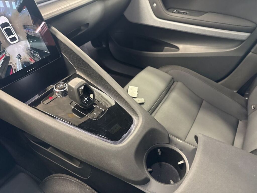 Polestar 2 2022 Valkoinen