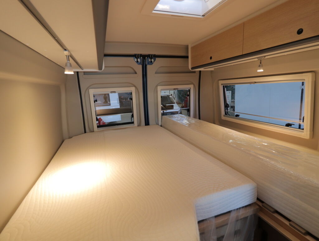 Sunlight ADVENTURE CLIFF 640 EDITION BLUE 2025 6