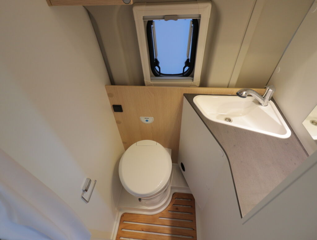 Sunlight ADVENTURE CLIFF 640 EDITION BLUE 2025 6