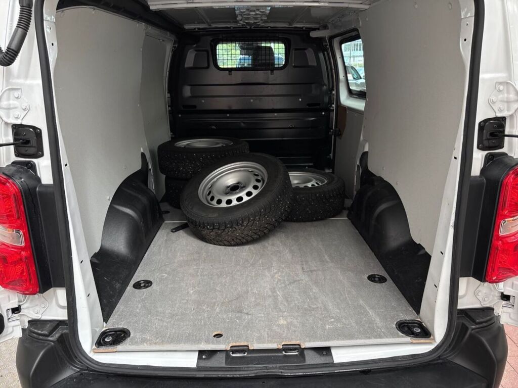 Toyota Proace 2025 Valkoinen
