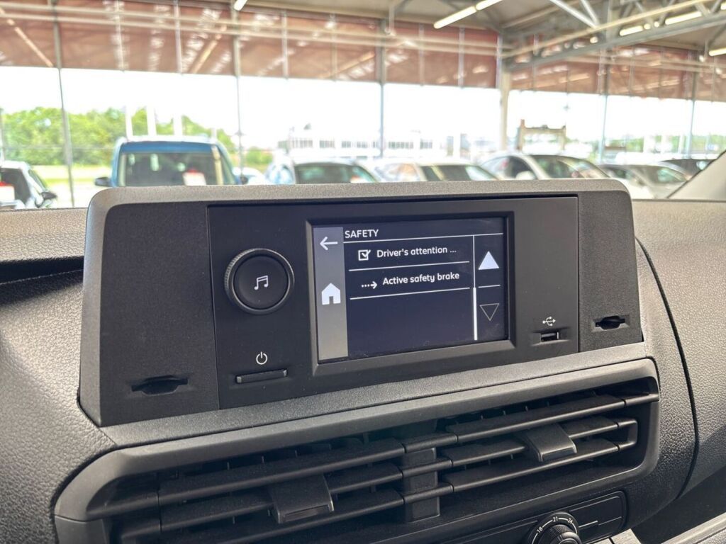 Toyota Proace 2025 Valkoinen