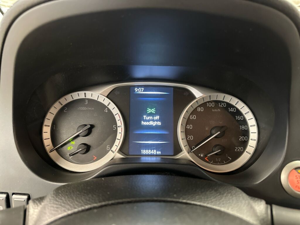 Nissan Navara 2017 Valkoinen