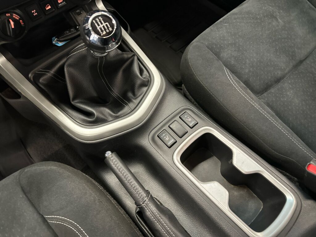 Nissan Navara 2017 Valkoinen