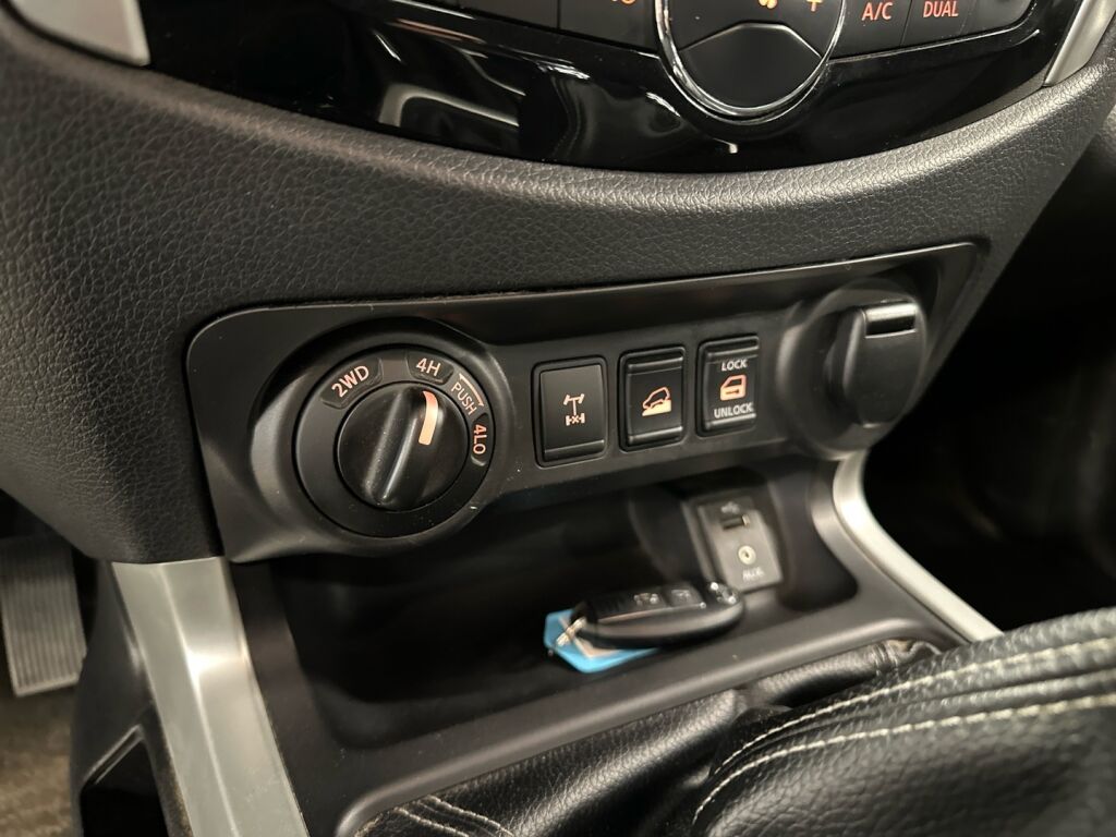 Nissan Navara 2017 Valkoinen