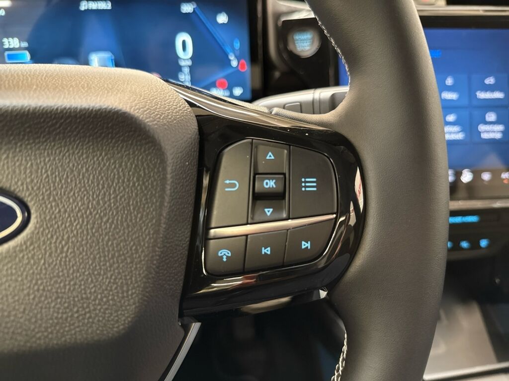 Ford PUMA GEN-E 2025 Harmaa