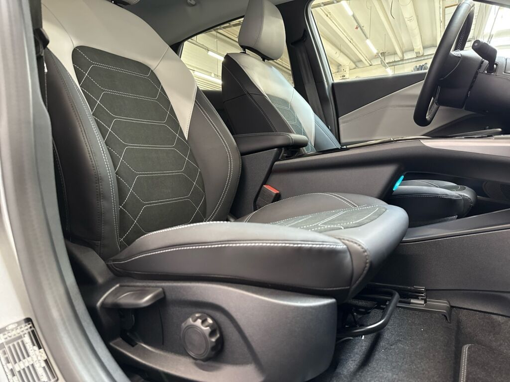 Ford PUMA GEN-E 2025 Harmaa