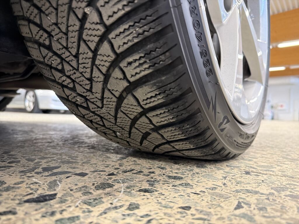 Audi S3 2024 Sininen