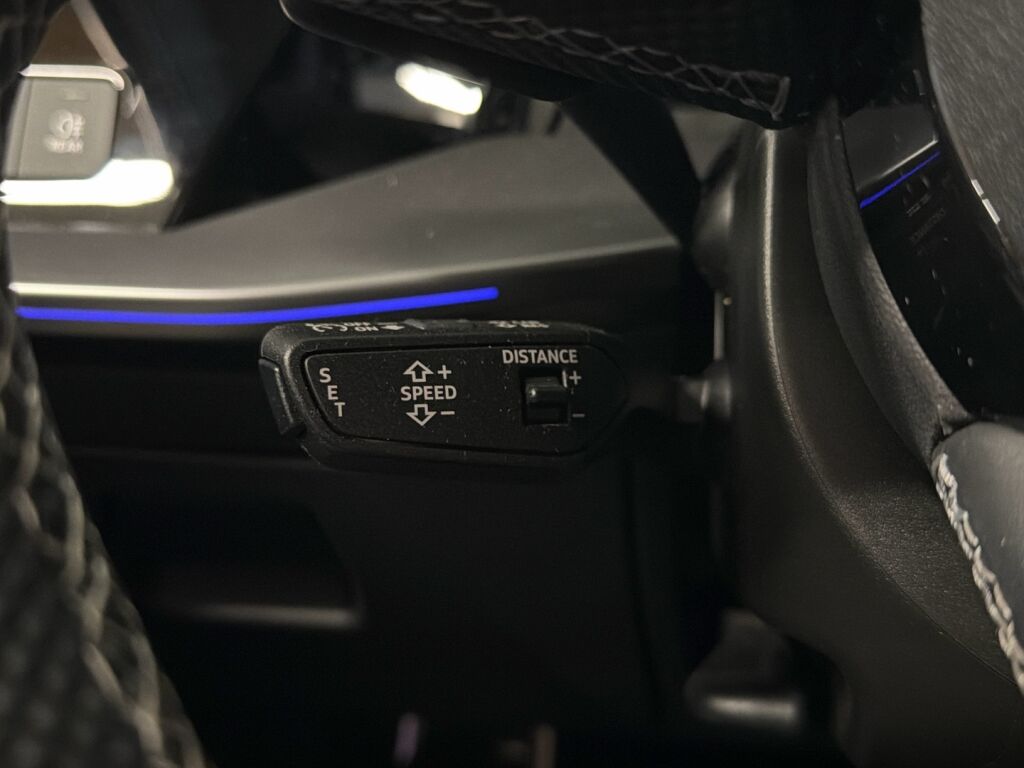 Audi S3 2024 Sininen