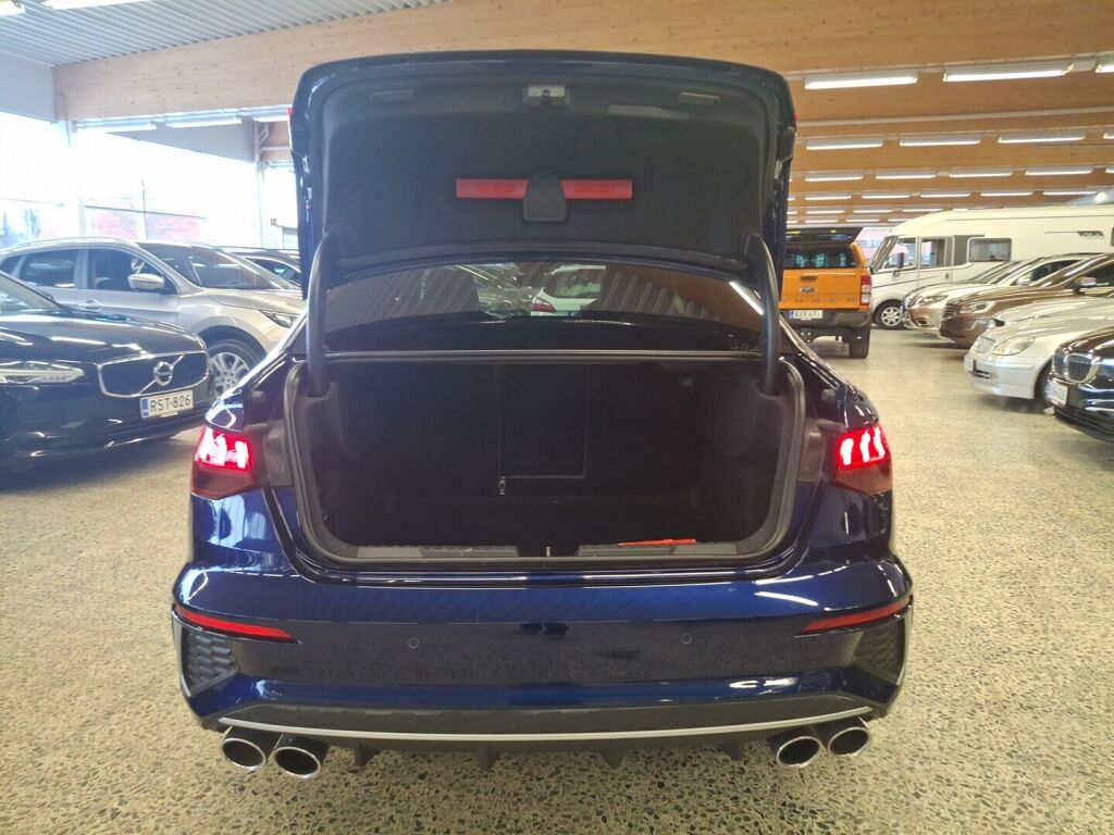 Audi S3 2024 Sininen