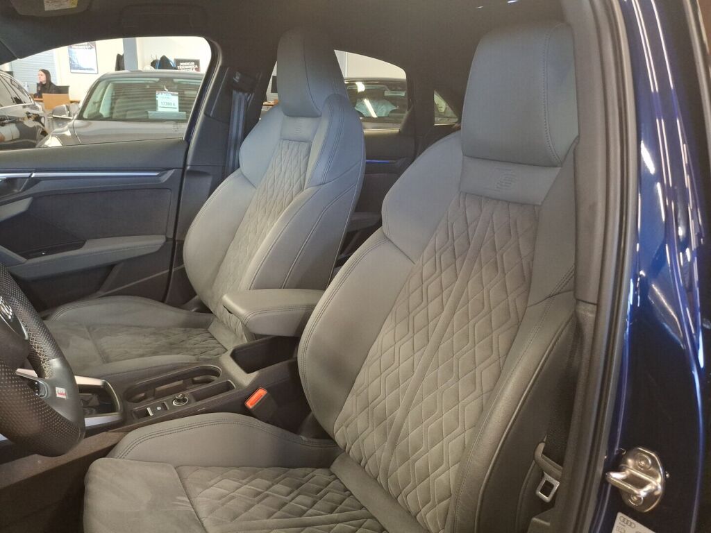 Audi S3 2024 Sininen
