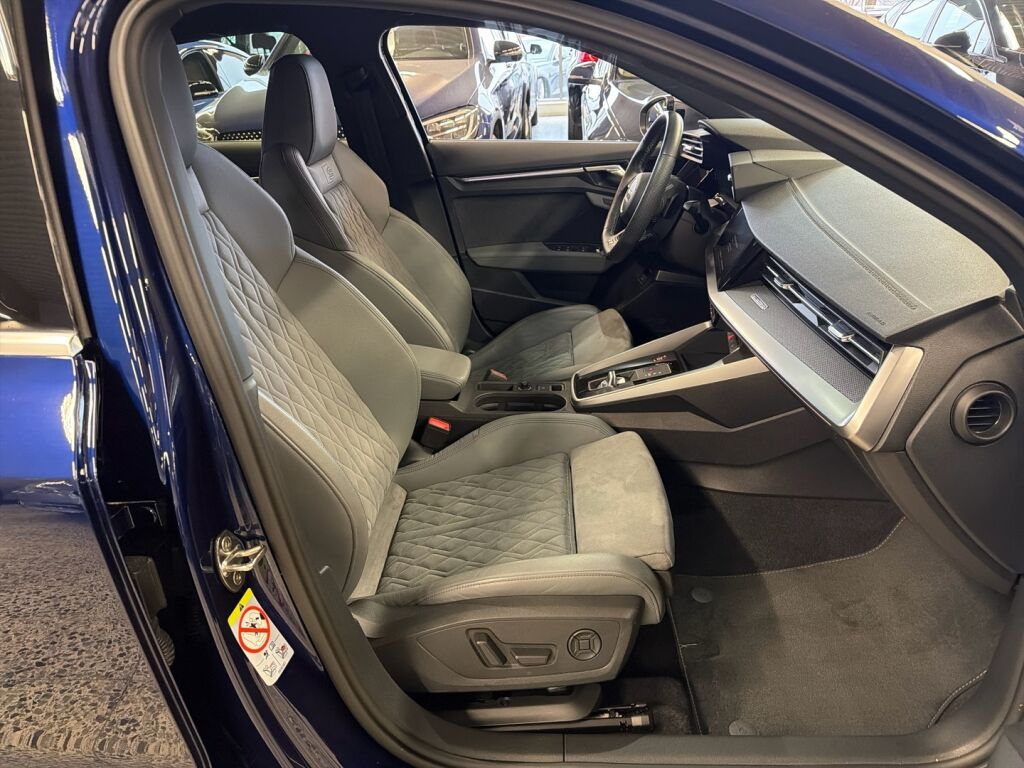 Audi S3 2024 Sininen