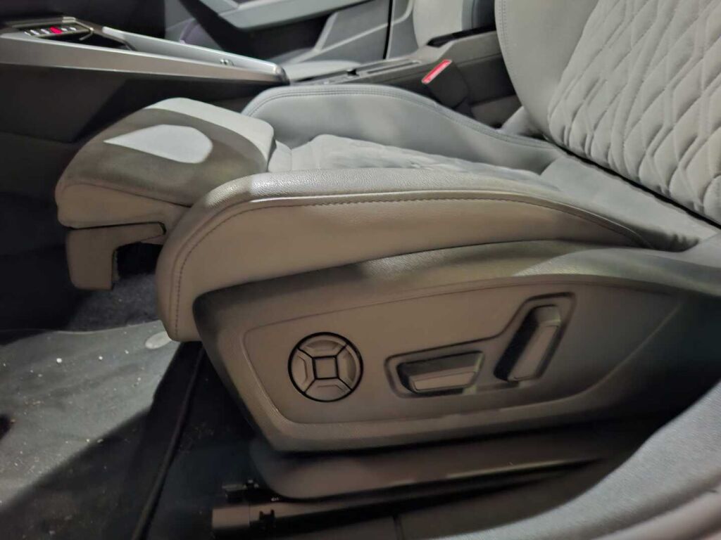 Audi S3 2024 Sininen