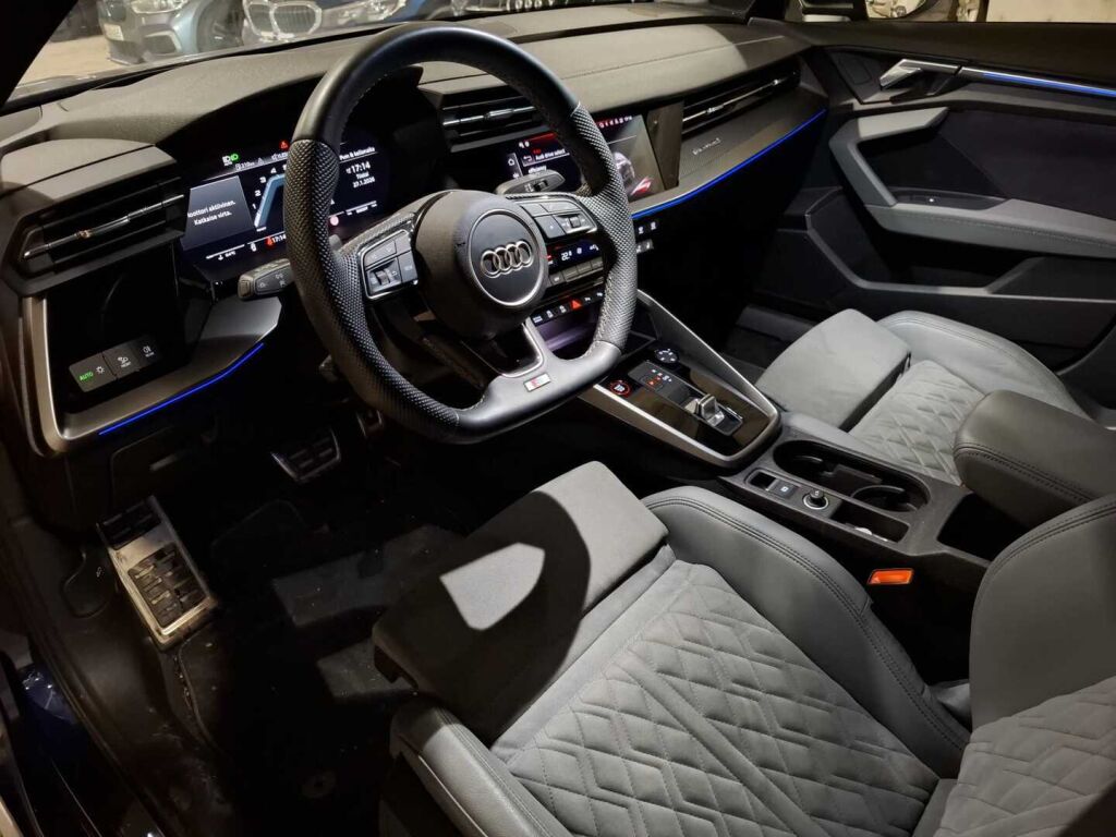 Audi S3 2024 Sininen