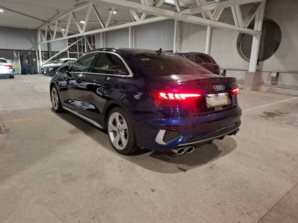 Audi S3 2024 Sininen