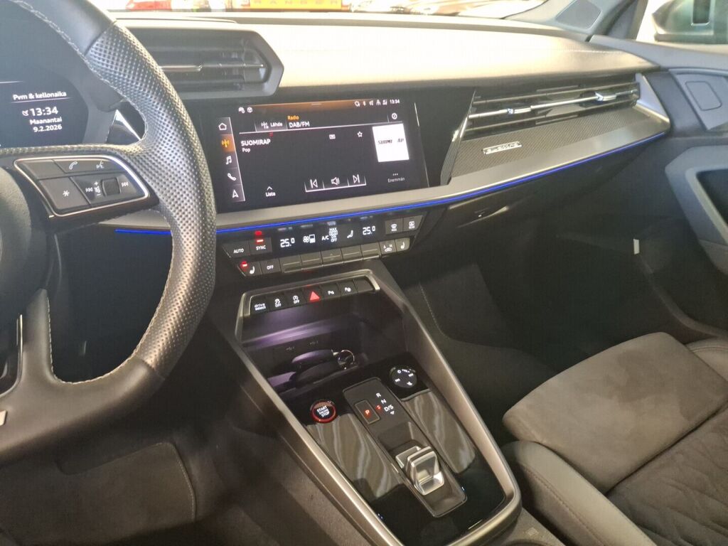 Audi S3 2024 Sininen