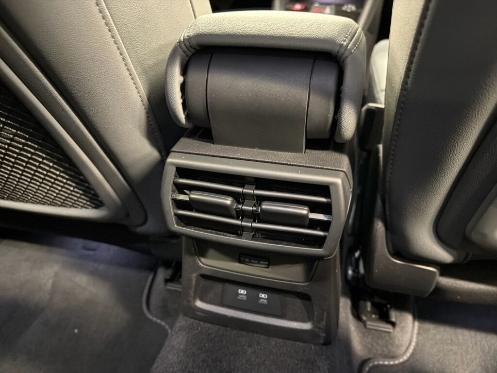 Audi S3 2024 Sininen