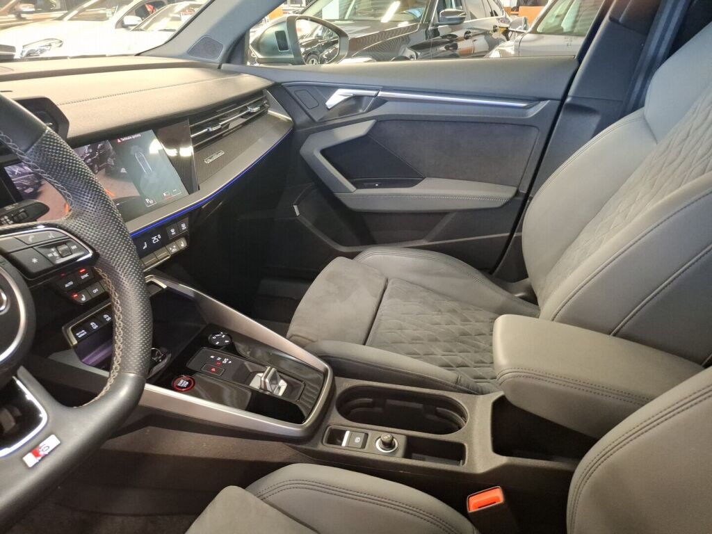 Audi S3 2024 Sininen