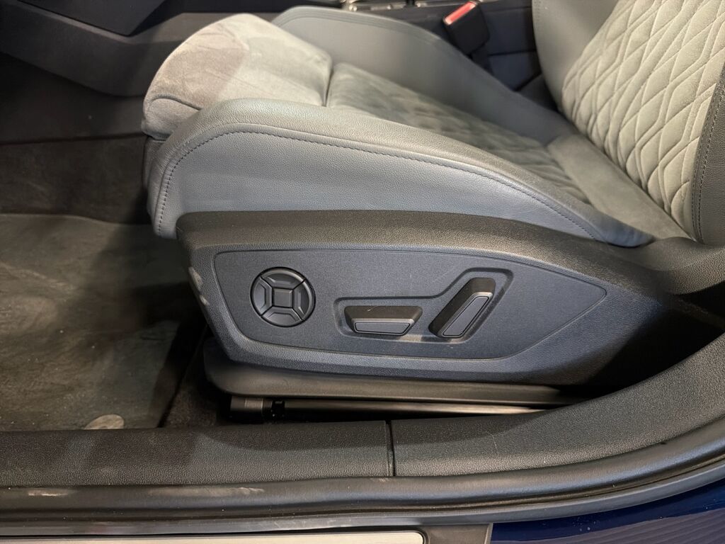 Audi S3 2024 Sininen