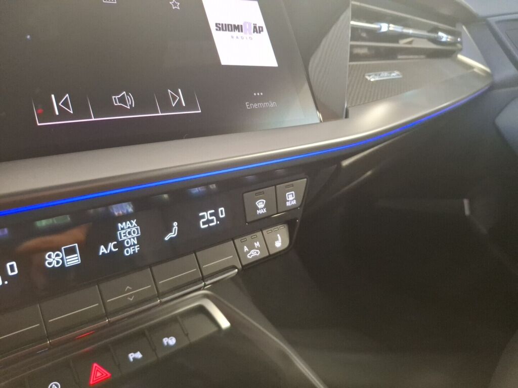 Audi S3 2024 Sininen