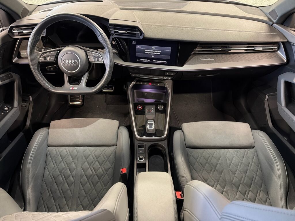 Audi S3 2024 Sininen