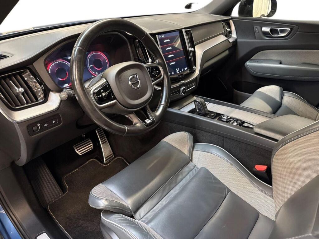 Volvo XC60 2020 Sininen