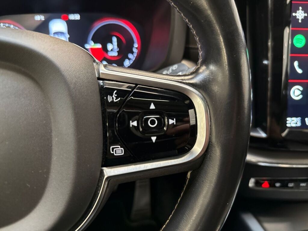 Volvo XC60 2020 Sininen