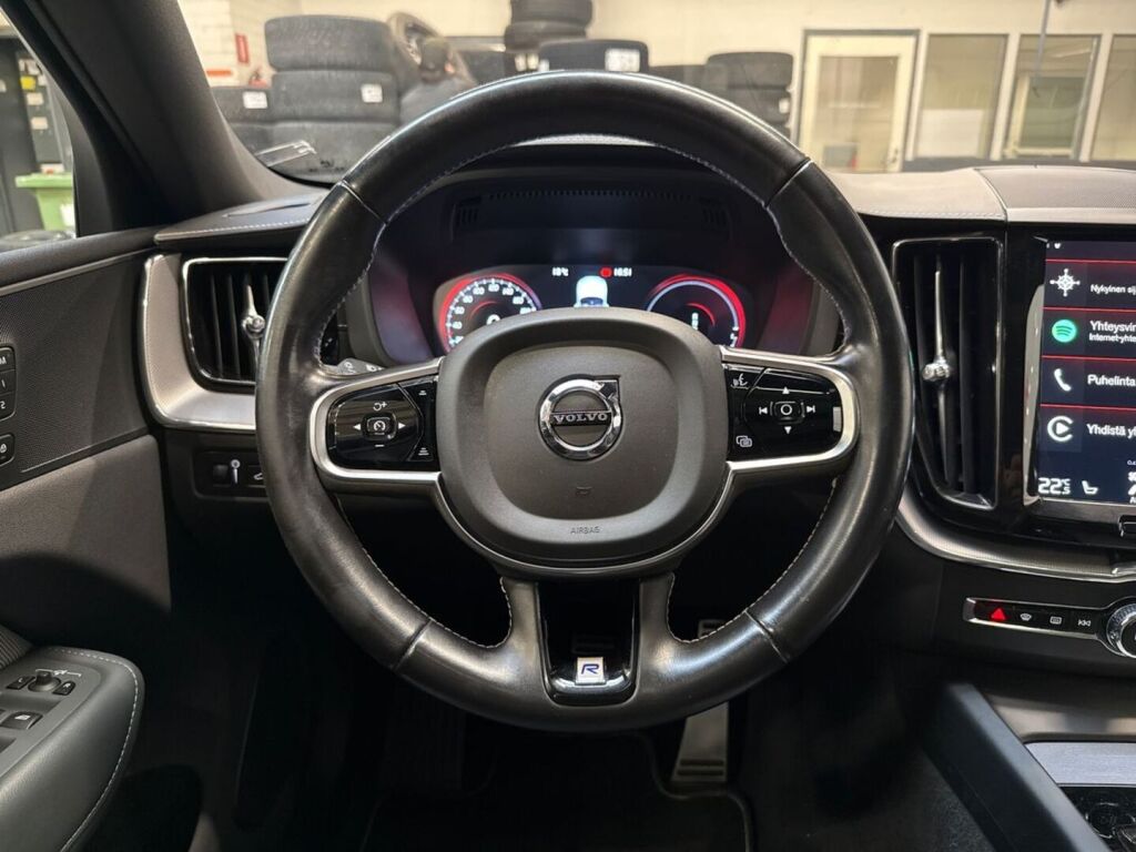 Volvo XC60 2020 Sininen