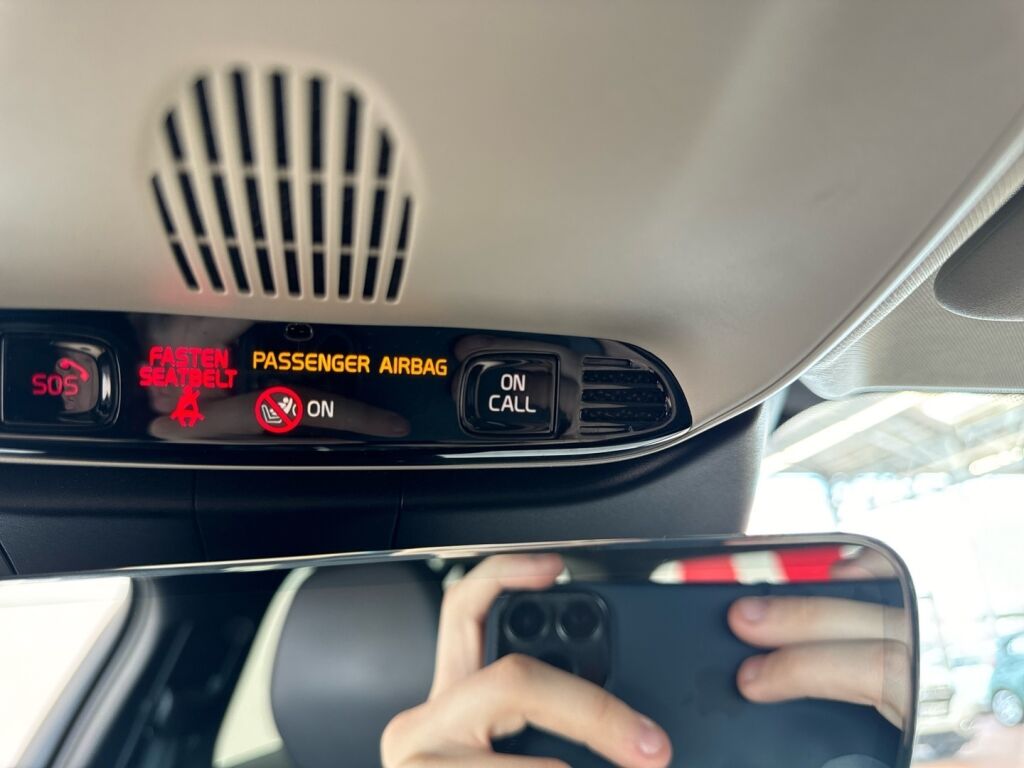 Volvo V60 2020 Musta